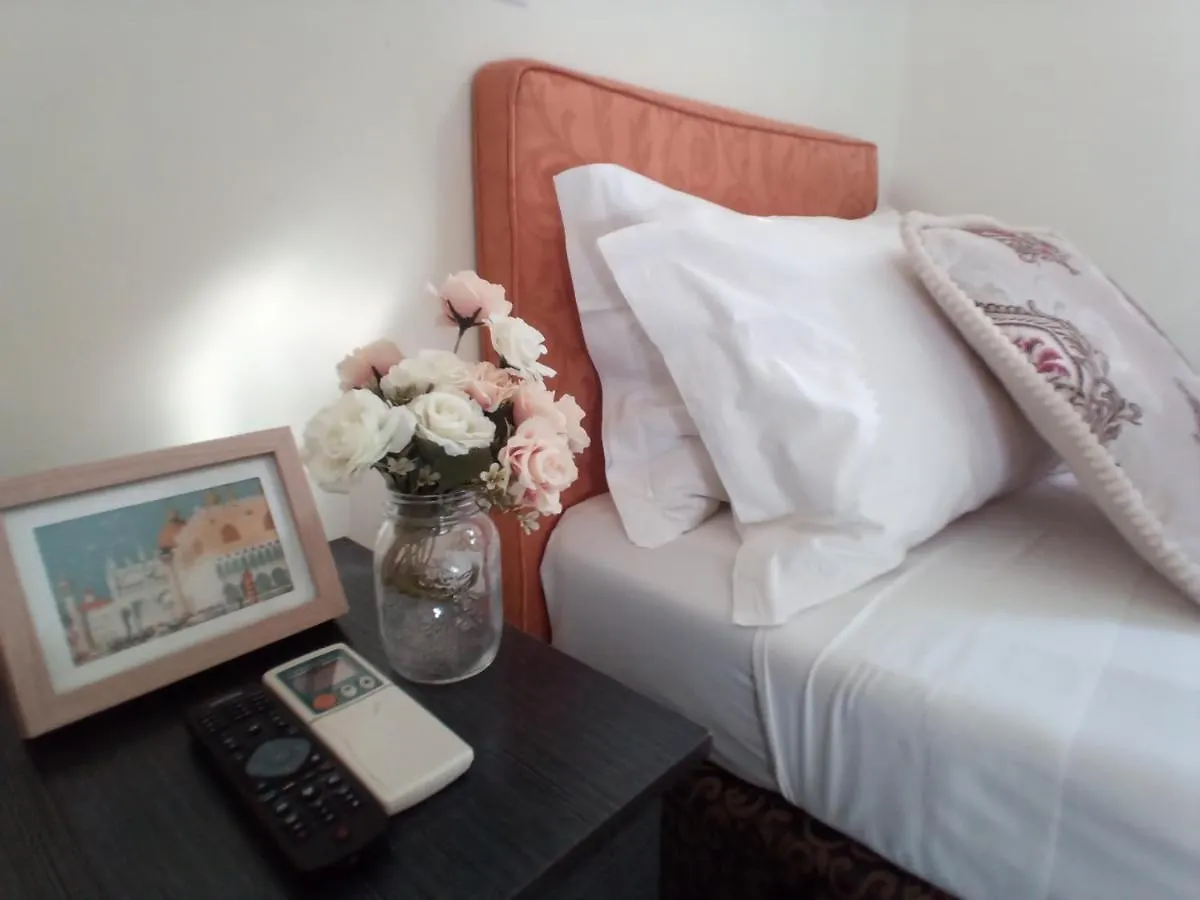 روما Alveare Bed & Breakfast